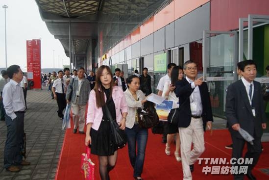 G:\2011上海紡機(jī)展圖片整理\紡機(jī)網(wǎng)文章\場外花絮\DSC04243.jpg